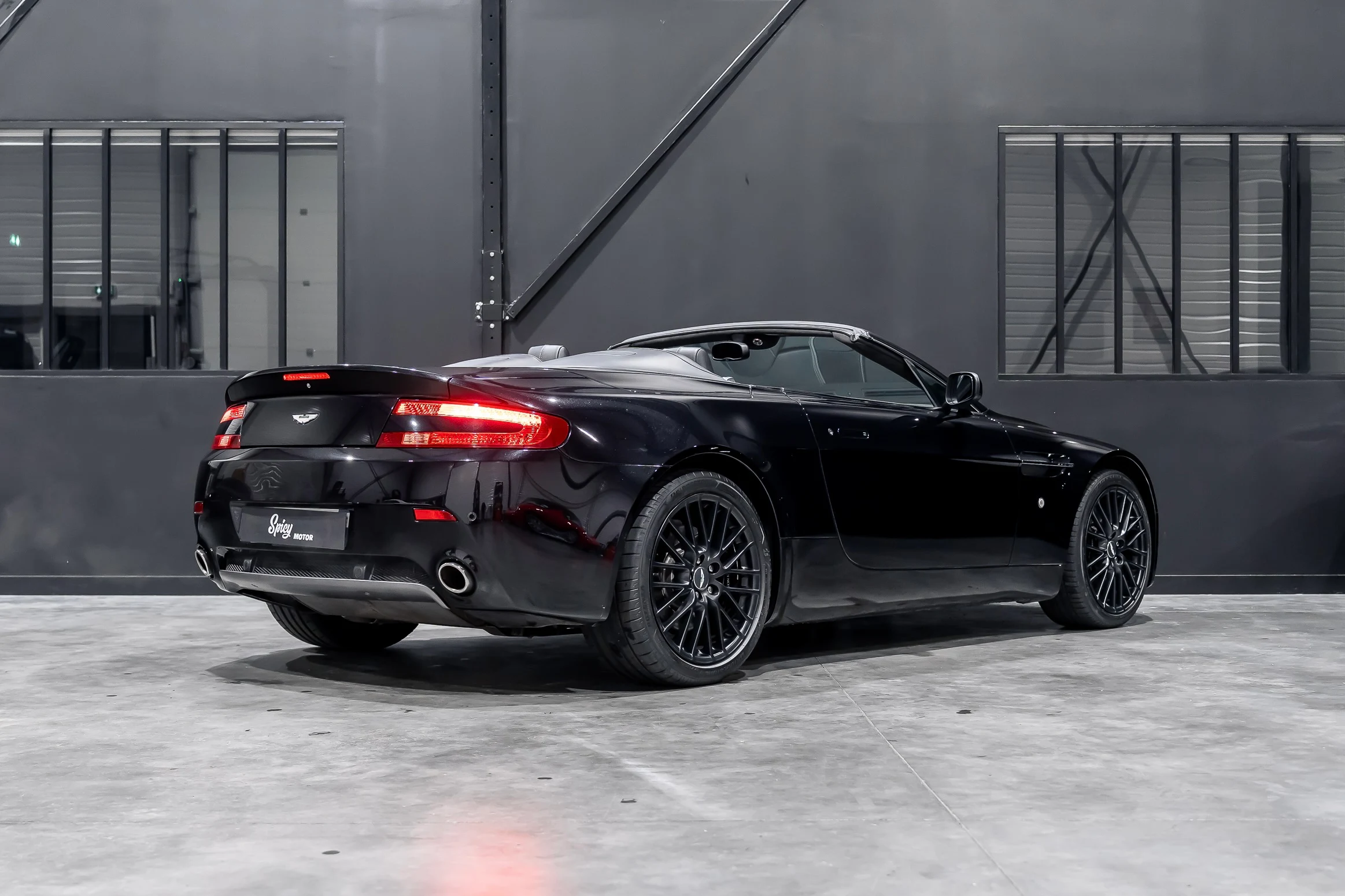 Aston Martin V8 Vantage Roadster 4.7l Sportshift — photo 6