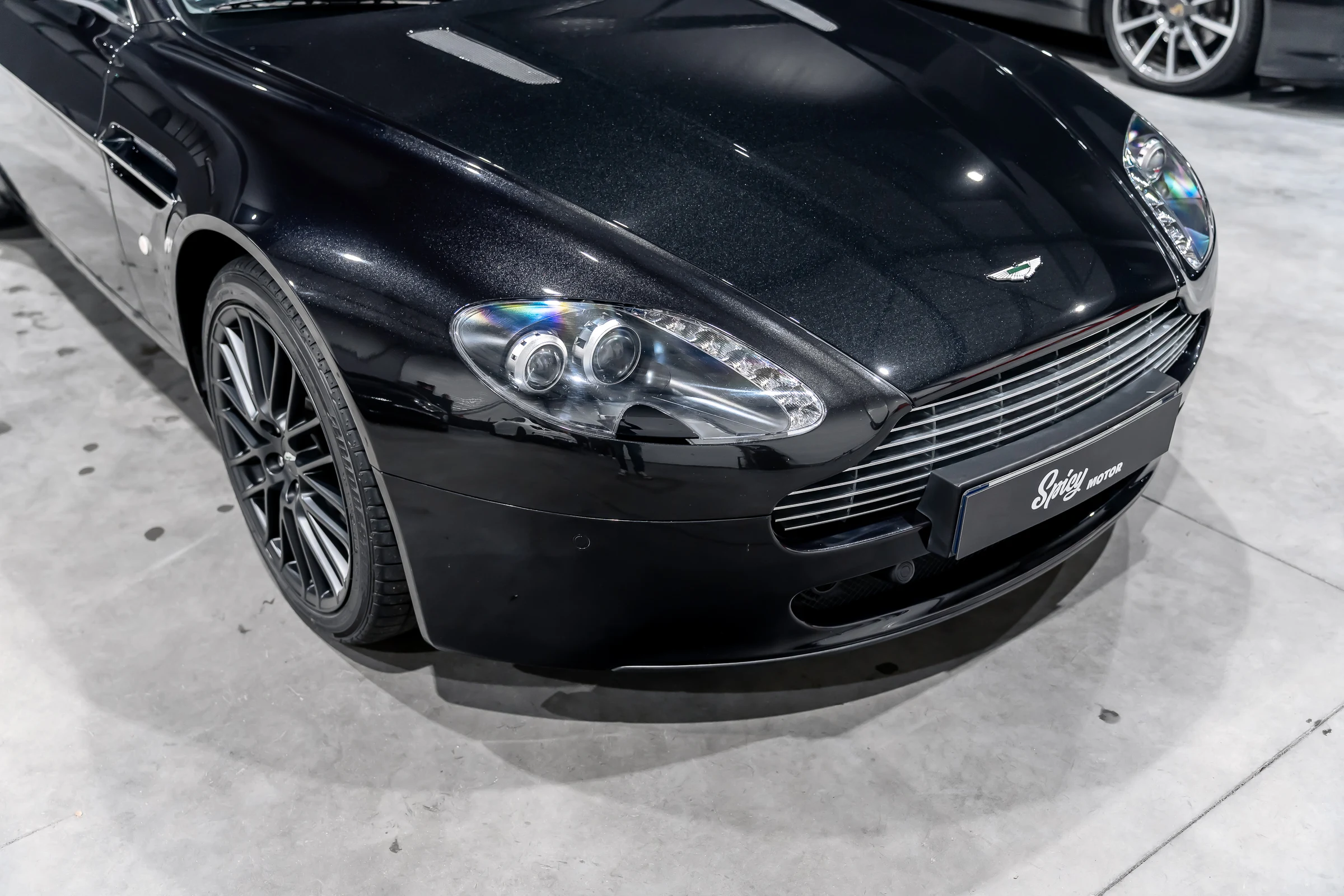 Aston Martin V8 Vantage Roadster 4.7l Sportshift — photo 12