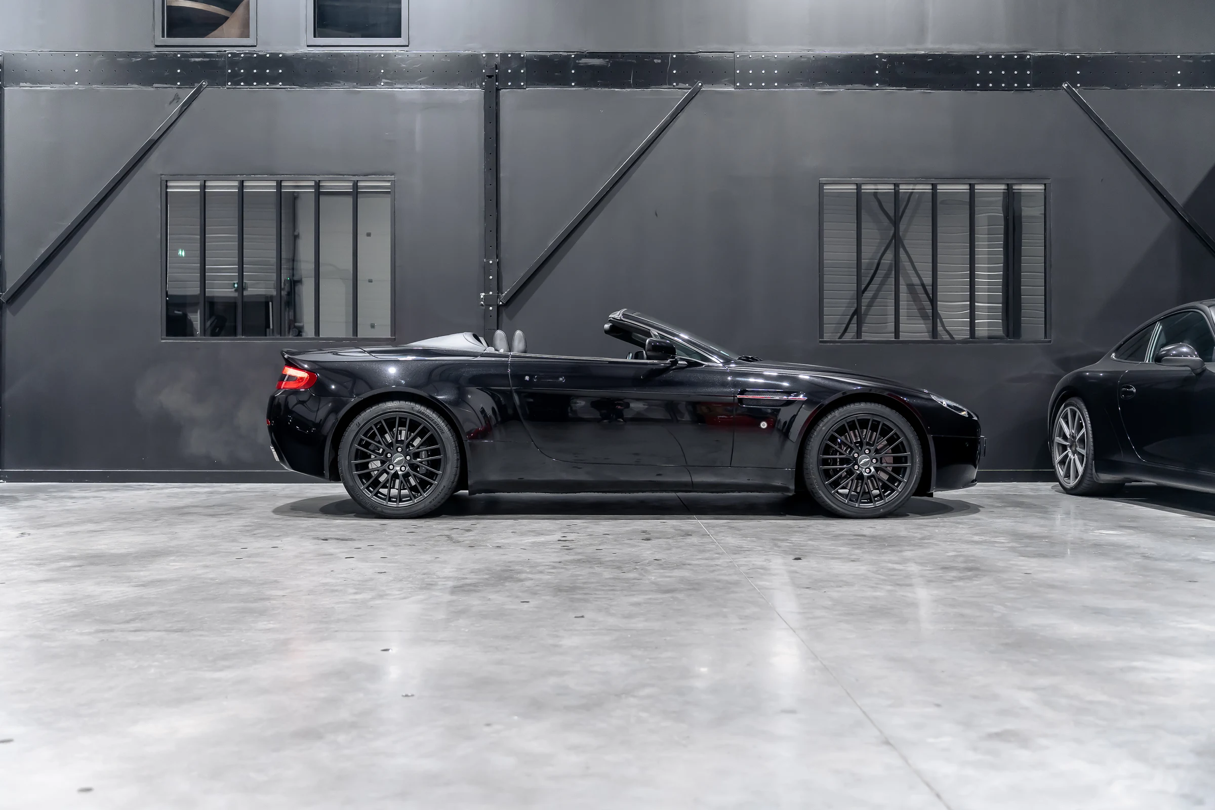 Aston Martin V8 Vantage Roadster 4.7l Sportshift — photo 7